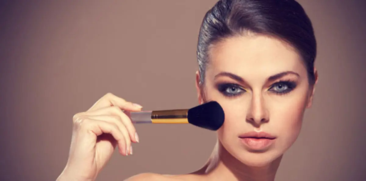 هذا ما يفعله الماكياج أثناء الحمل بالأجنة