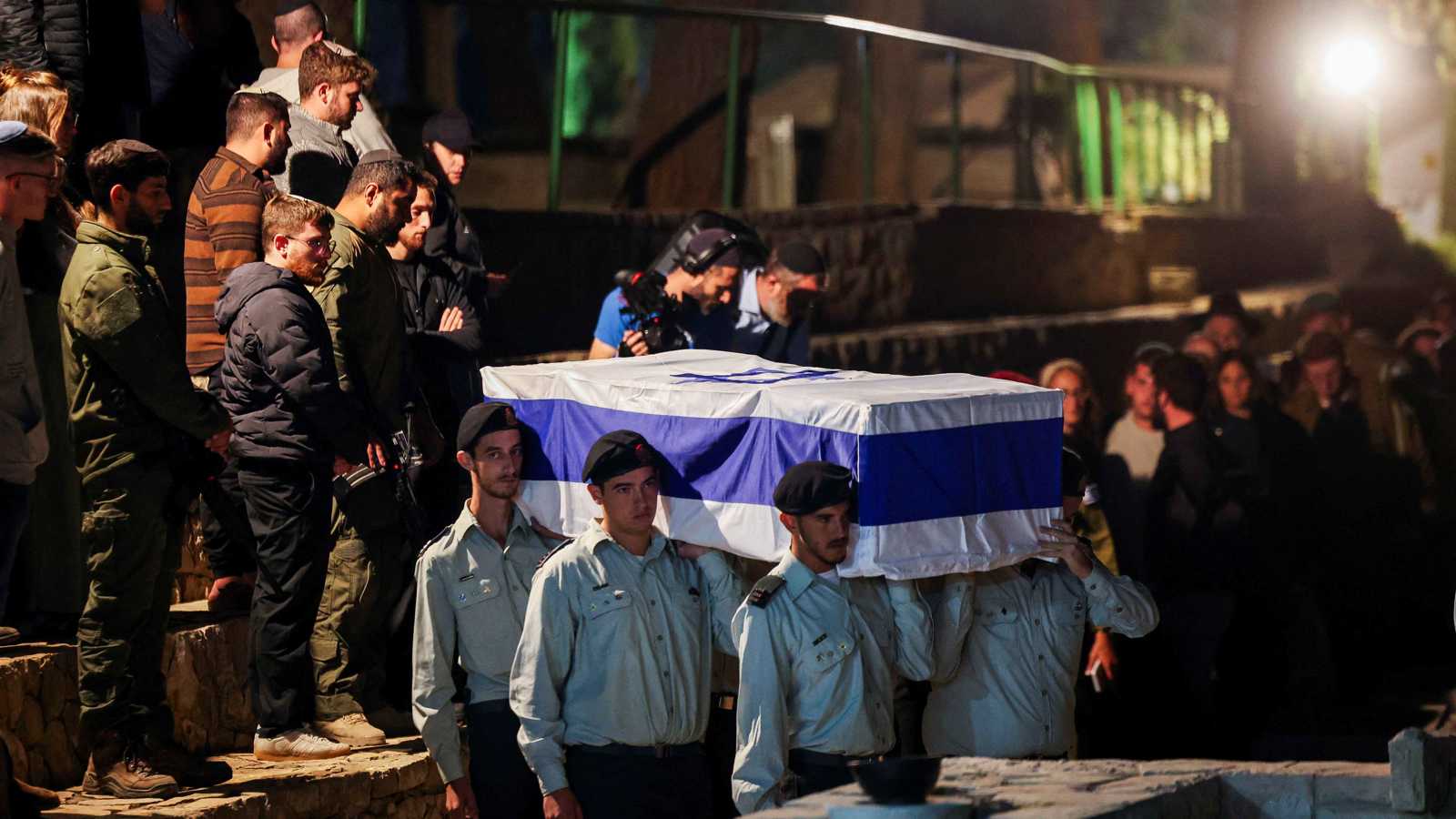 مراسم دفن أحد الرهائن الإسرائيليين المحتجزين في غزة 