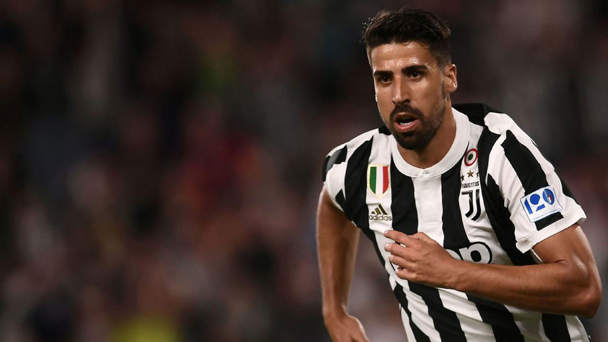 هل اقترب من "الغانرز"؟.. سامي خضيرة يحضر مباراة آرسنال وليون (صور)