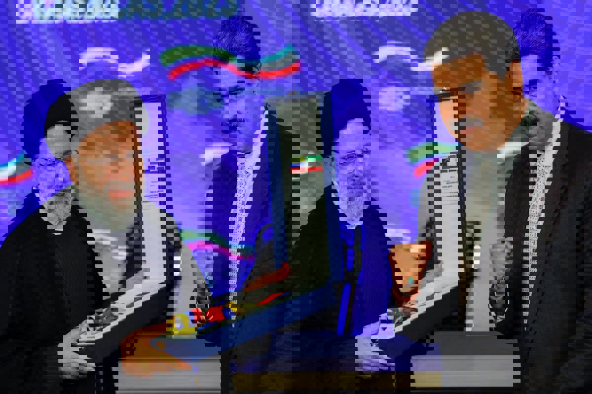 رئيسي: فنزويلا وإيران تتطلعان لزيادة التبادل التجاري إلى 20 مليار دولار 