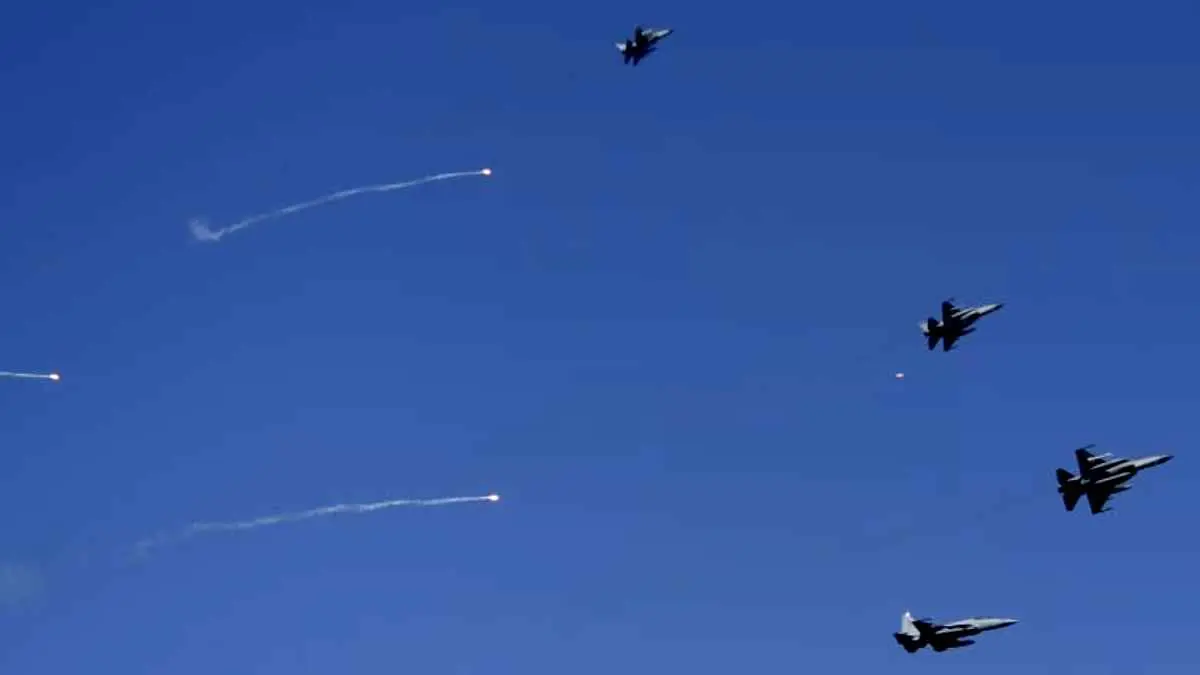 "الأكبر والأطول" في التاريخ.. تفاصيل المناوشات الجوية بين الهند وباكستان