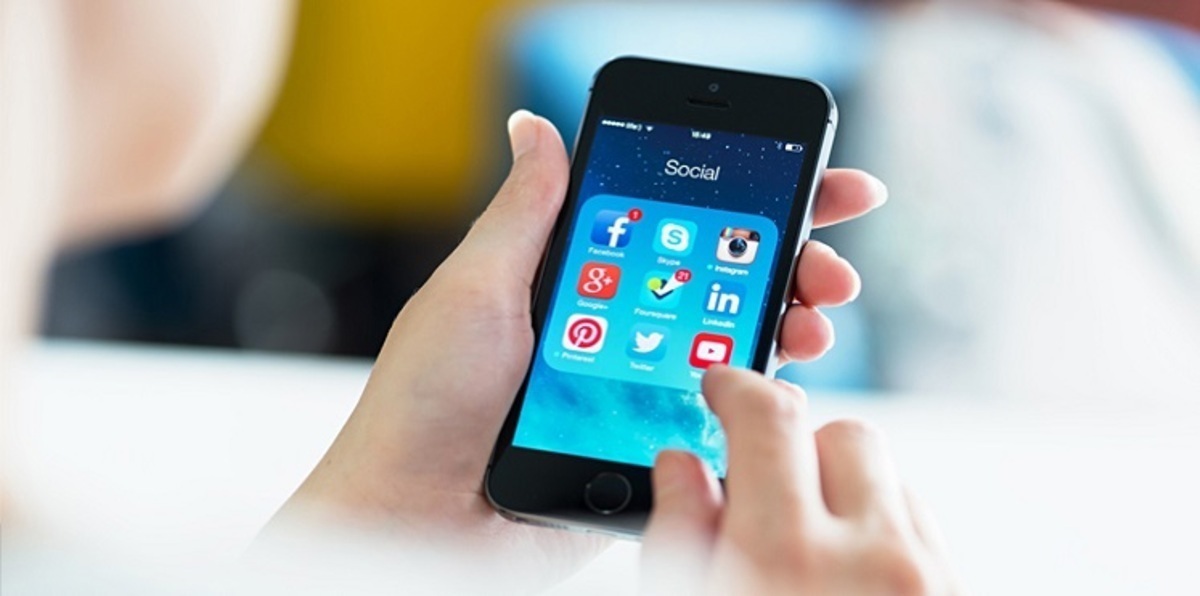 إجراءات أمنية جديدة تُفقد مواقع التواصل الاجتماعي بريقها في السعودية