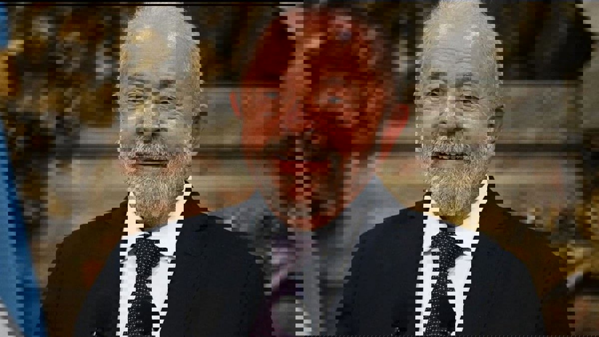  لولا دا سيلفا يوقع مرسوما يقيّد حصول البرازيليين على الأسلحة