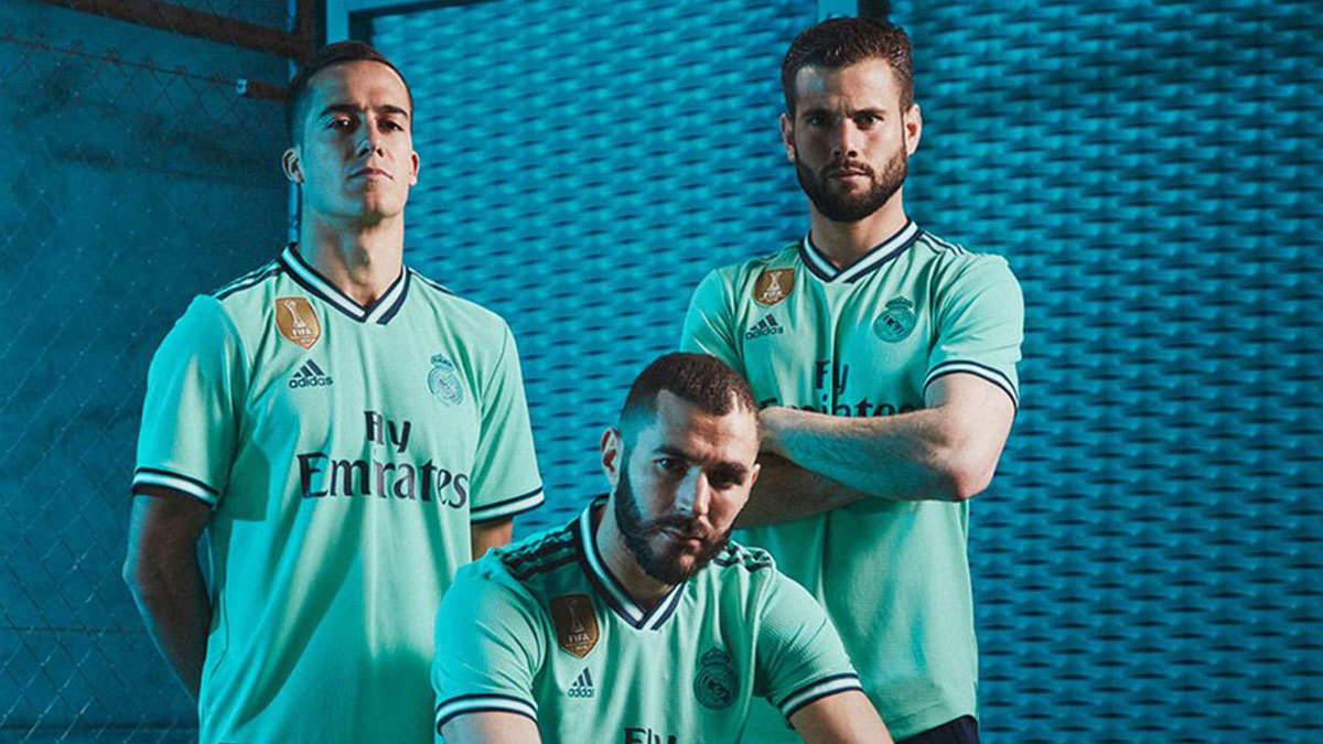 بوجود غاريث بيل.. ريال مدريد يكشف رسميًا عن قميصه الثالث للموسم الجديد (فيديو وصور)