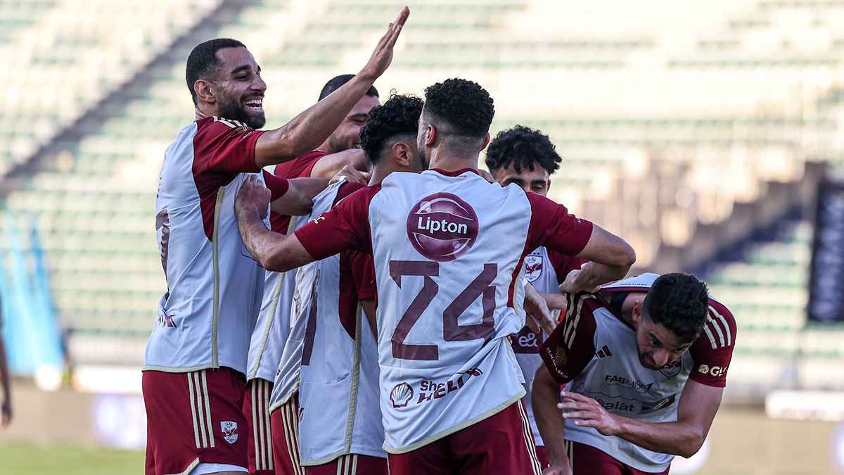عرض أسطورة الأهلي على مجلس إدارة الزمالك "مجانا"
