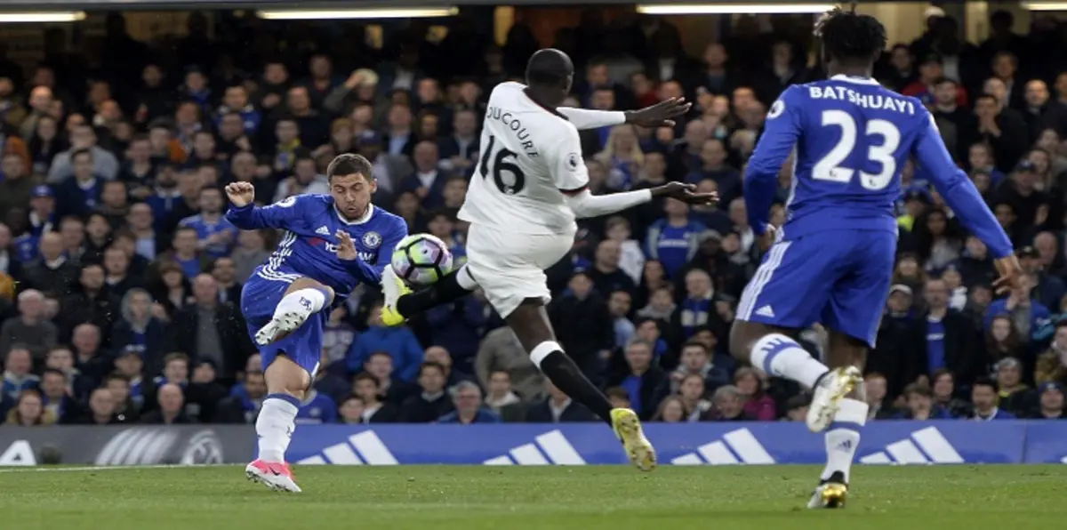 تشيلسي يحتفي بلقب الدوري الإنجليزي بفوز درامي على واتفورد