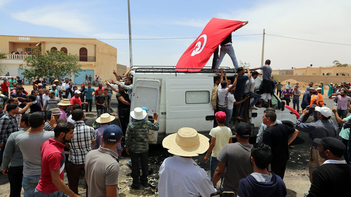 تونس.. محتجو "الكامور" يهددون بالتصعيد بعد فشل مفاوضاتهم مع الحكومة