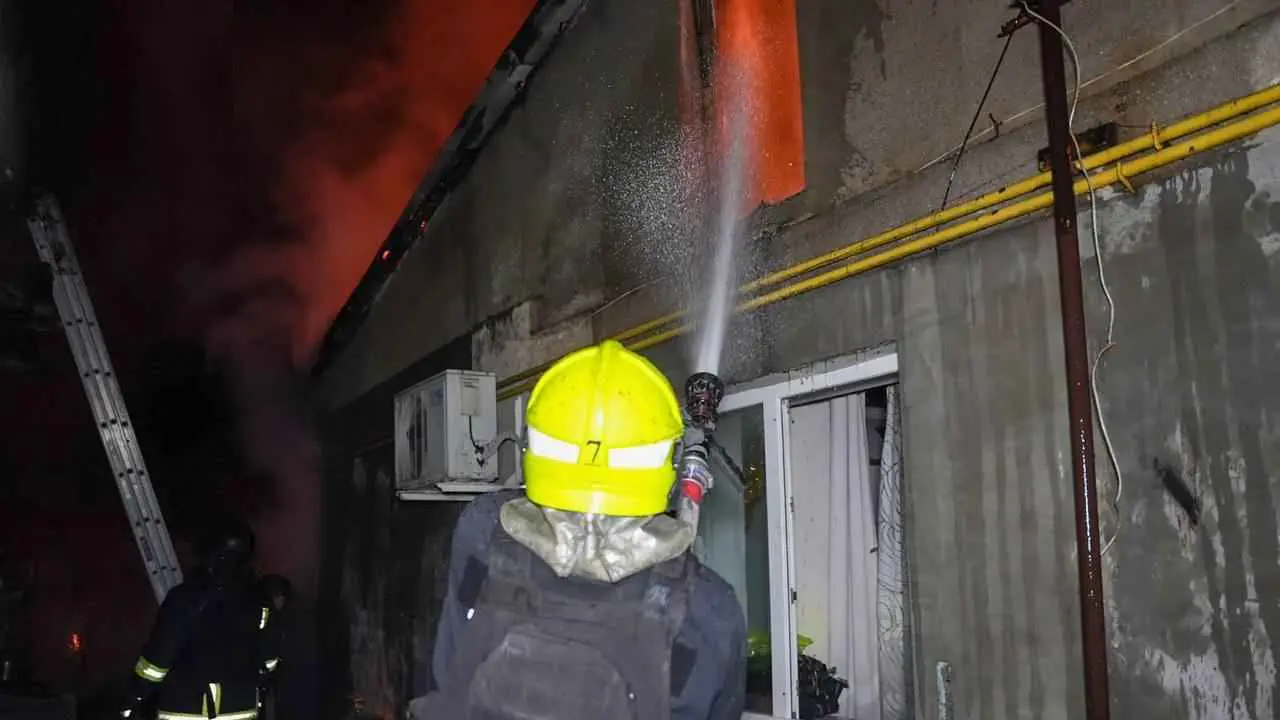 هجوم مسيّرات روسية على أوديسا يدمر مباني وبنى تحتية مدنية (فيديو)