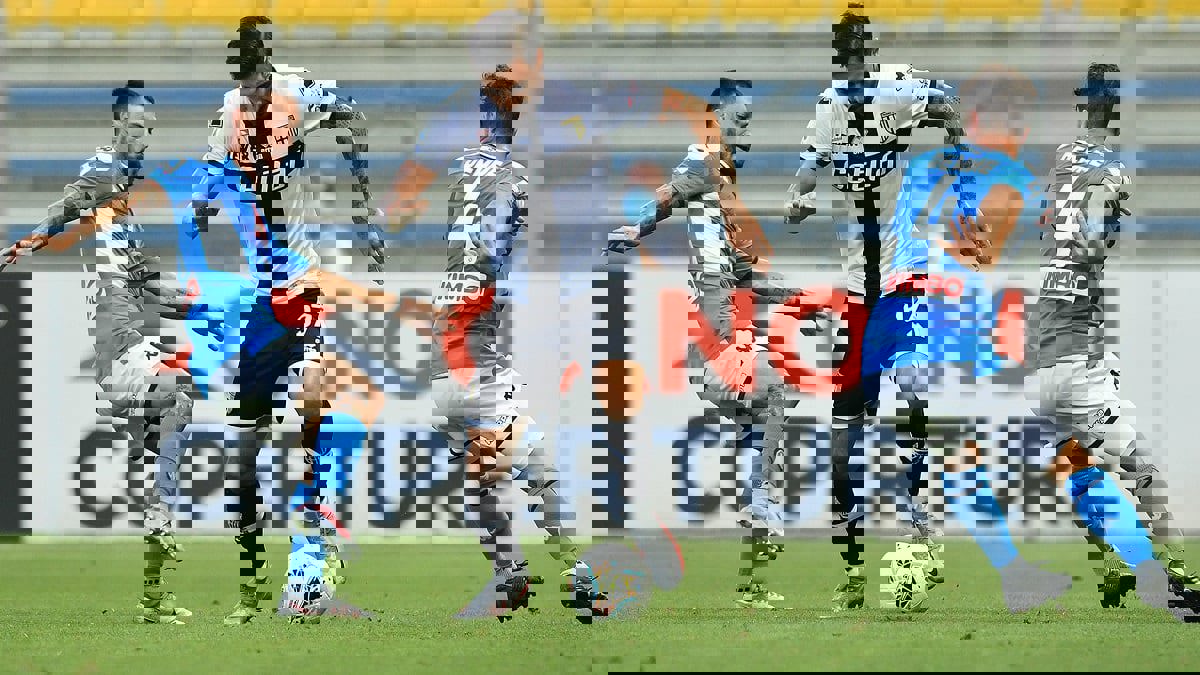 شهدت 3 ركلات جزاء.. بارما يكبد نابولي خسارة جديدة في الدوري الإيطالي