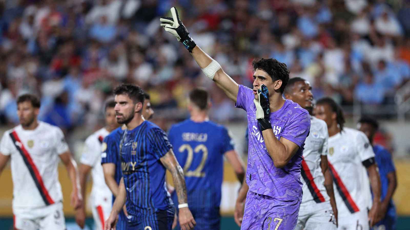 ياسين بونو يتخذ خطوة مهمة تجاه مستقبله مع الهلال السعودي