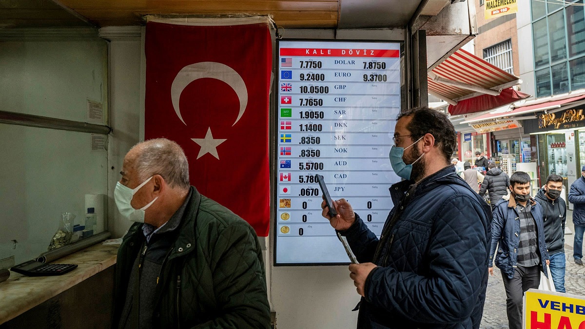 فايننشال تايمز: سياسات البنك المركزي التركي تترك صغار التجار في صراع من أجل البقاء