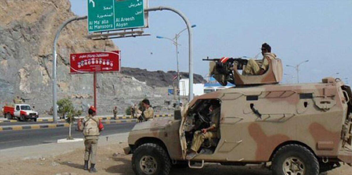 مقتل 4 جنود يمنيين في كمين للقاعدة بأبين