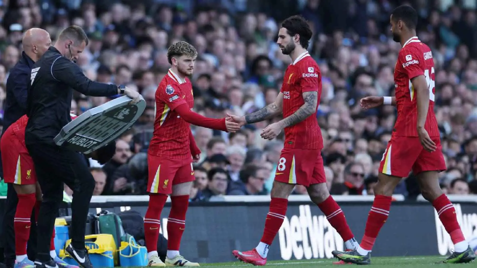 5 لاعبين يجب أن يرحلوا عن ليفربول فورًا