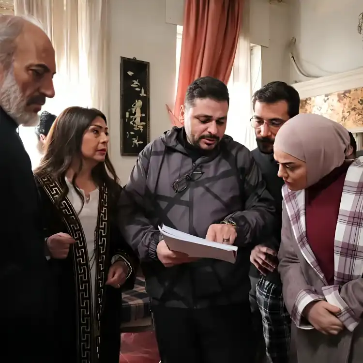 المخرج صفوان مصطفى نعمو وأبطال مسلسل القيصر لا مكان لا زمان