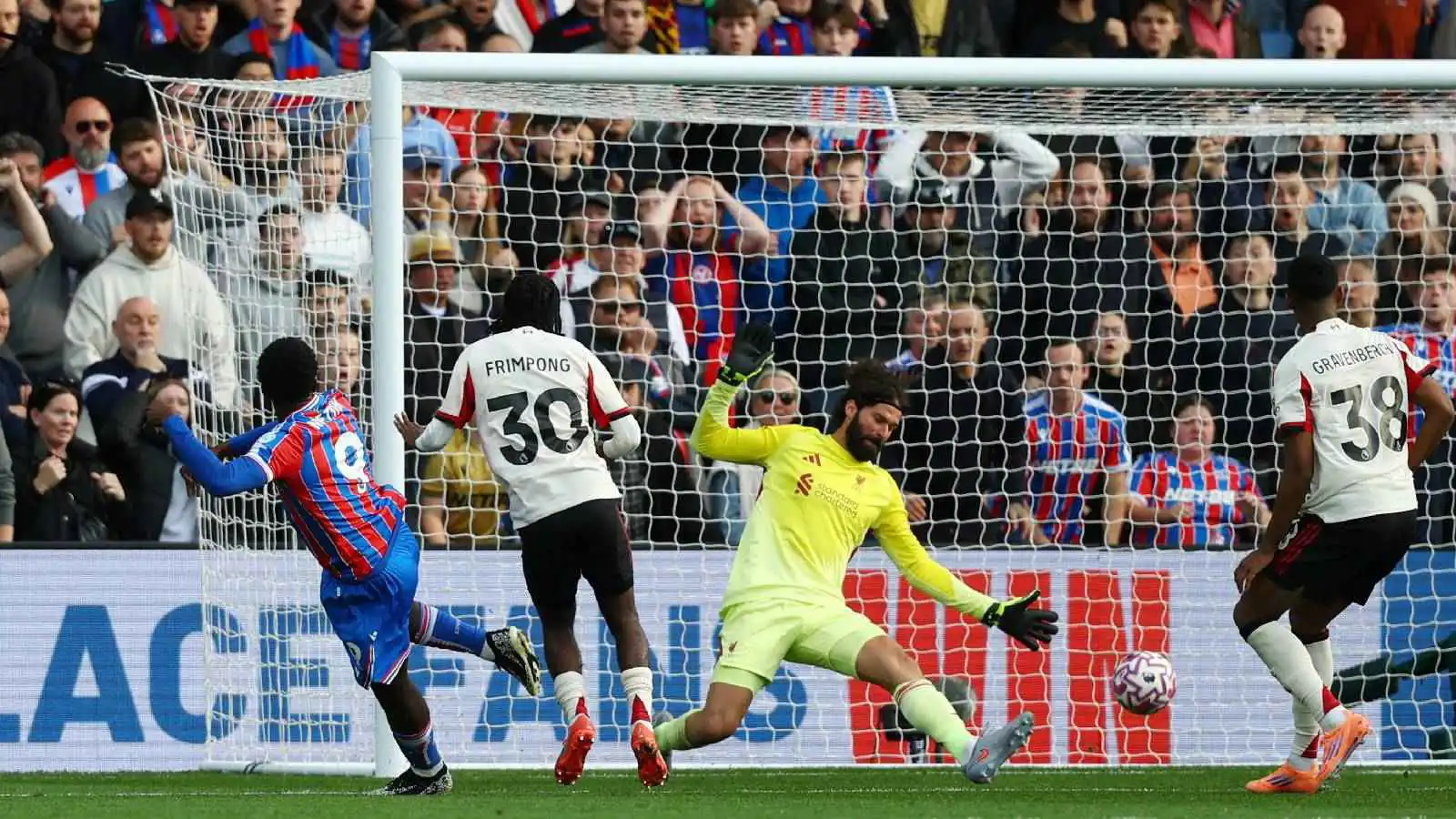 ليفربول يسقط للمرة الأولى في الدوري الإنجليزي.. وفوز ساحق لمانشستر سيتي (فيديو)