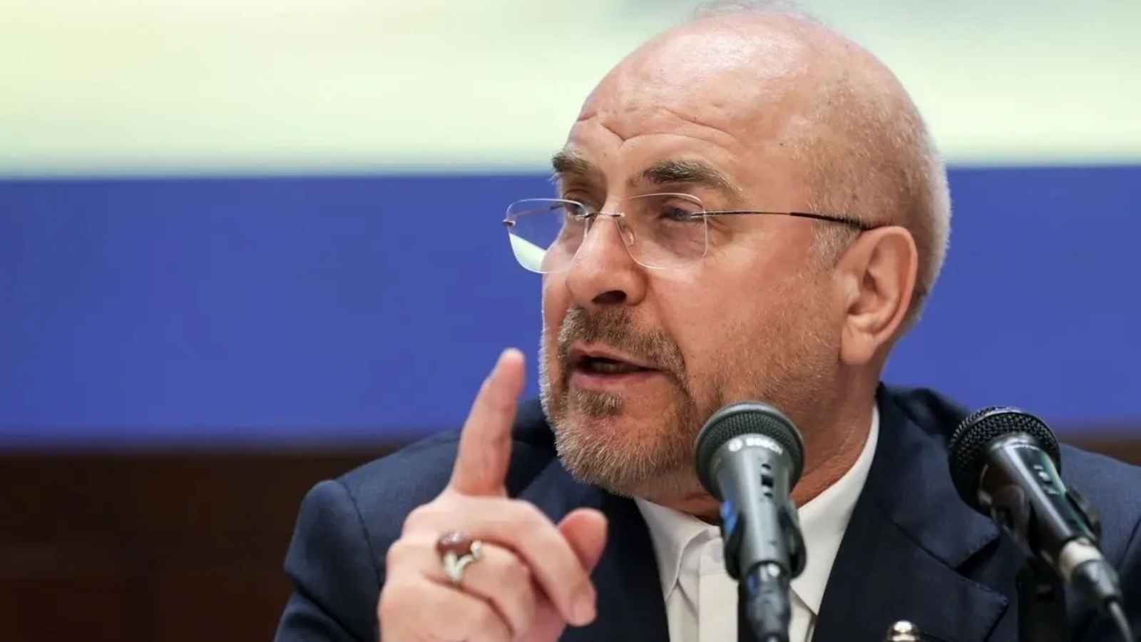 رئيس البرلمان الإيراني: الشعب غير راضٍ عن الإدارة في البلاد