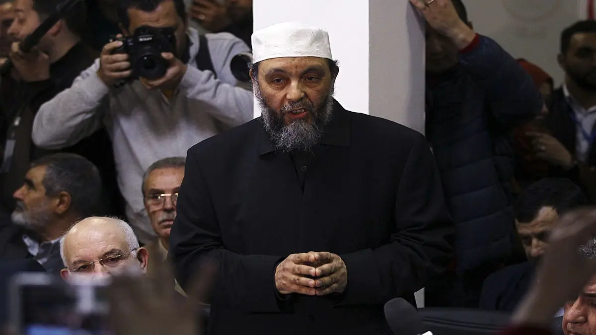 قيادي إسلامي يدعو إلى إلغاء نتائج الاستفتاء على الدستور بالجزائر