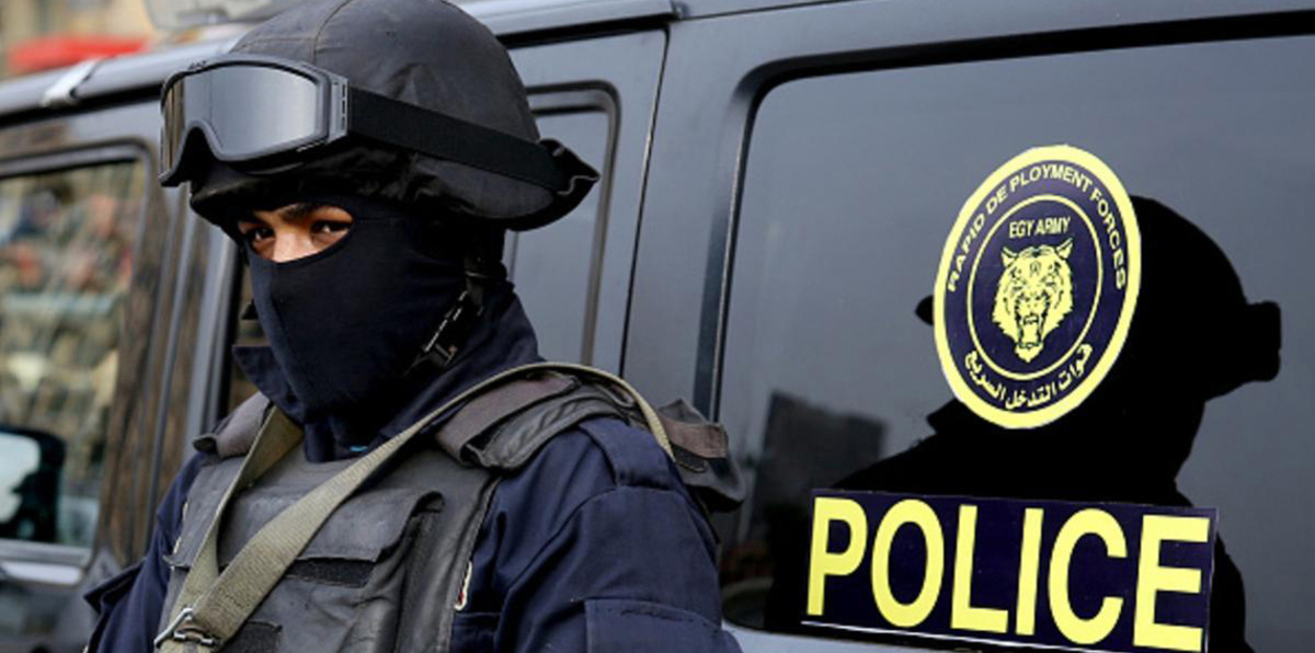 مقتل ضابط شرطة وإصابة 4 في انفجار عبوة ناسفة جنوب القاهرة