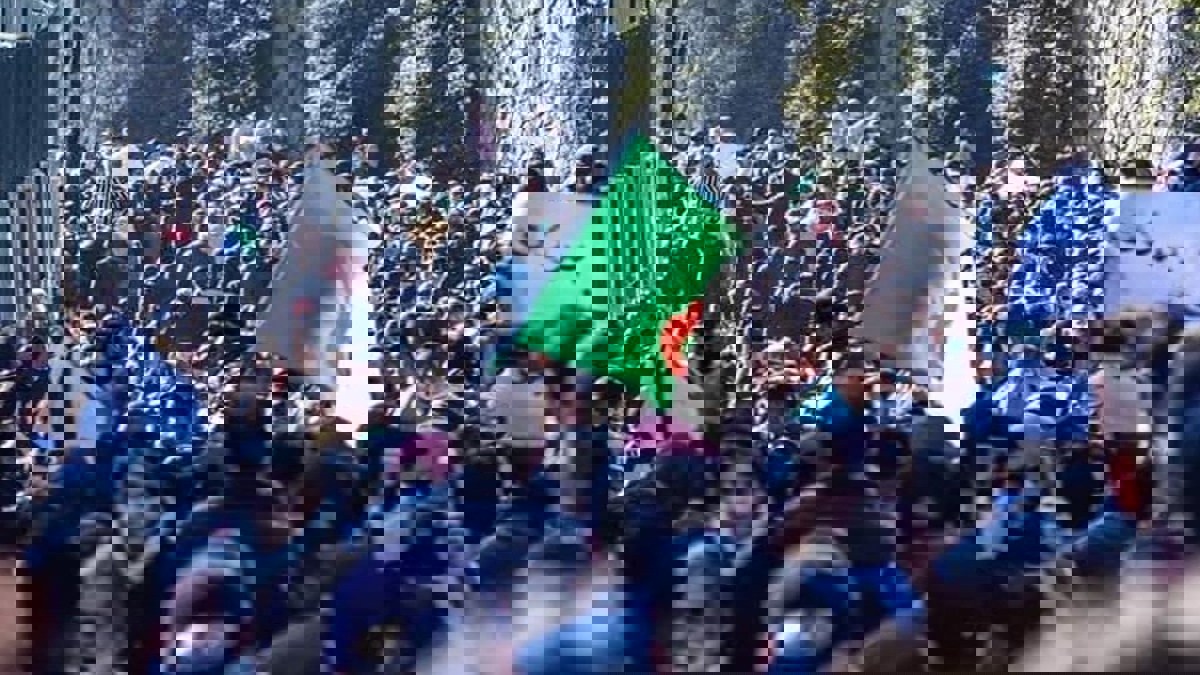 تظاهرات ضد ترشح بوتفليقة في تجمع دعائي لعبدالملك سلال (فيديو)