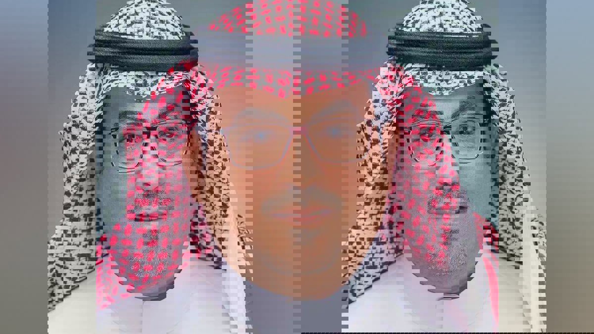 بعد هجوم واسع ضده.. السعودي خالد الشرهان يعتذر عن تغريدته "المسيئة"