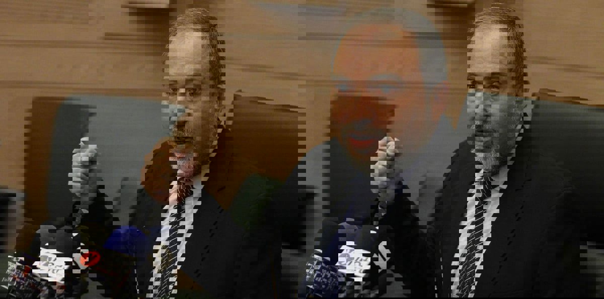 ليبرمان يهدد أهالي غزة بـ"جولة أخرى من العنف"