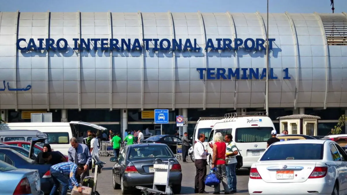 مصر تعيد 170 من مواطنيها العالقين في لندن