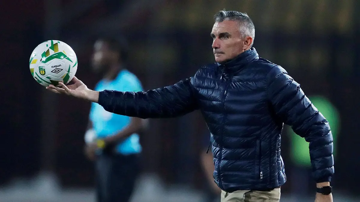 كارتيرون يعتذر عن عدم الاستمرار في قيادة نادي الزمالك