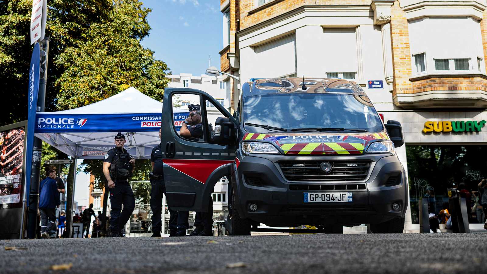 "مزحة سخيفة".. ضبط 3 طرود مفخخة لشخصيات عامة في فرنسا