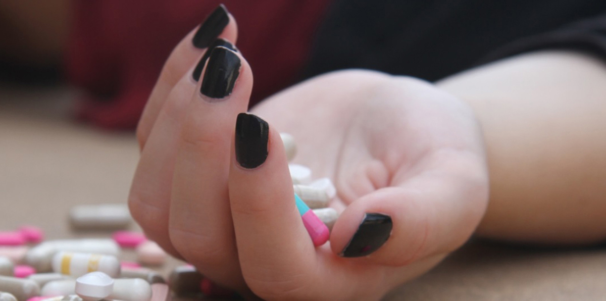 انتحار فتاة مصرية بعد 10 أيام من زواجها