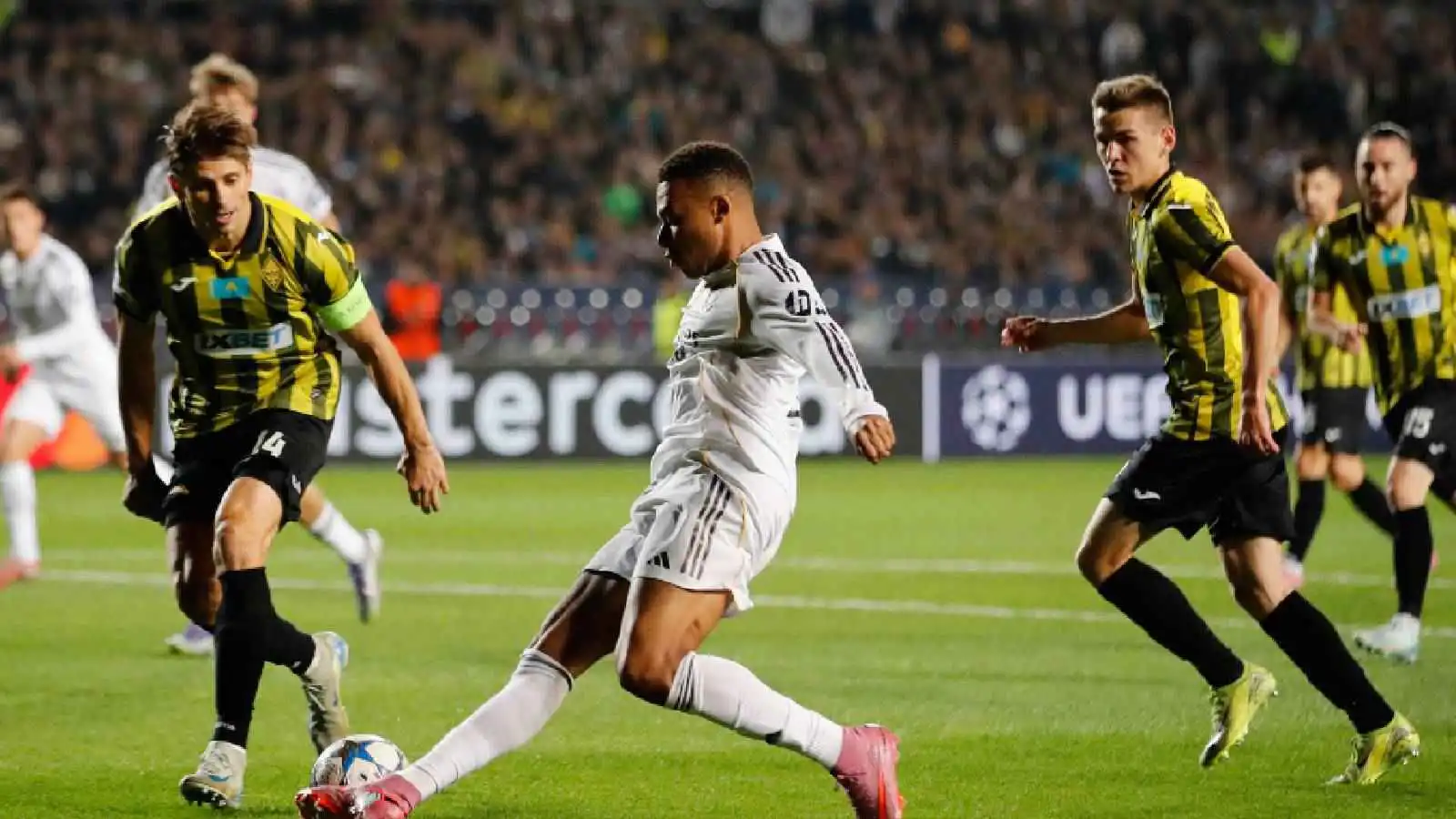 ترتيب هدافي دوري أبطال أوروبا بعد هاتريك مبابي