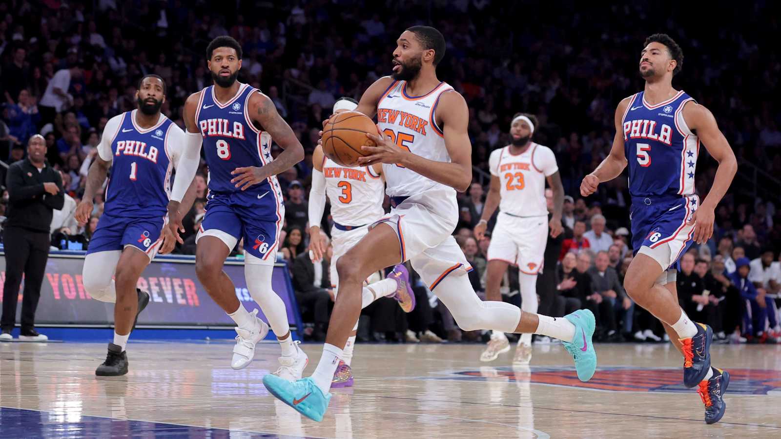 NBA.. برونسون يقود نيويورك نيكس لفوز ساحق على فيلادلفيا في الدور الثاني 