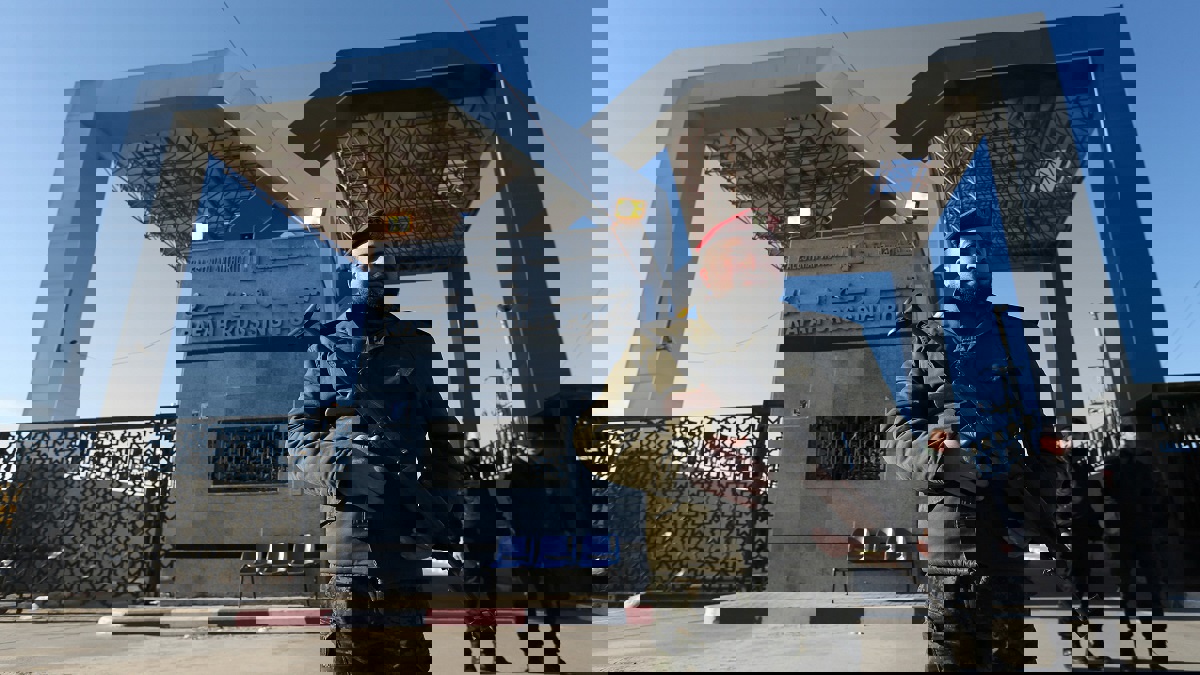 وفد أمني مصري يلتقي هنية في غزة للتباحث حول مستجدات معبر رفح الأخيرة