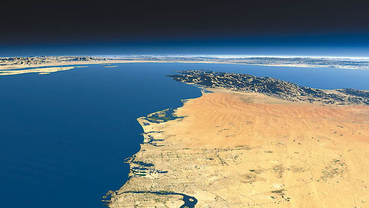 الجيش الأمريكي: طائرات استطلاع تراقب الوضع في مضيق هرمز