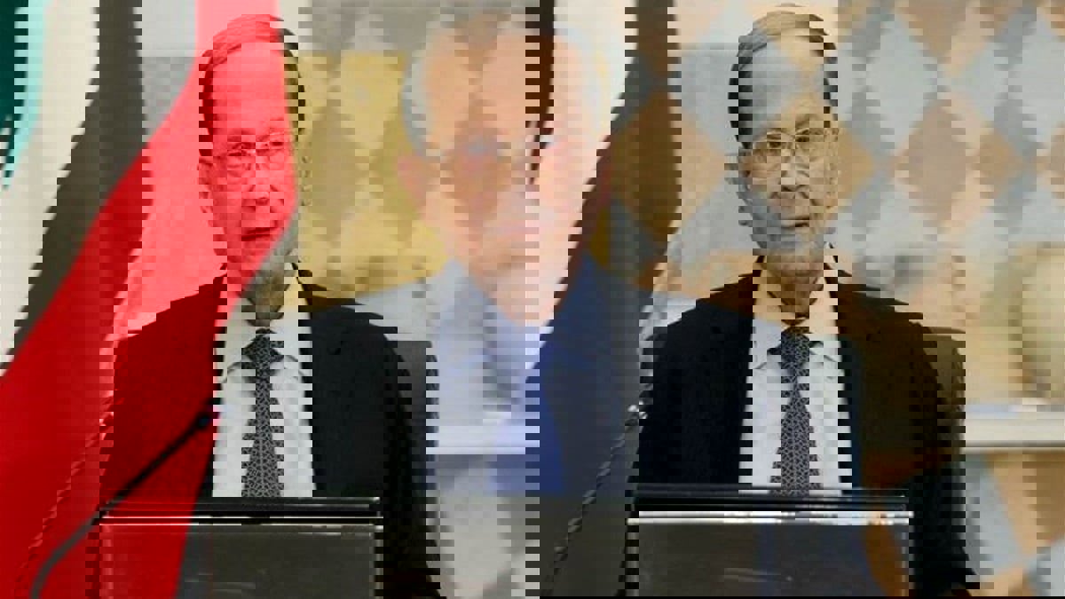 عون: مواد متفجرة عثر عليها في مرفأ بيروت بعد الانفجار ظلت مخزنة 15 عاما