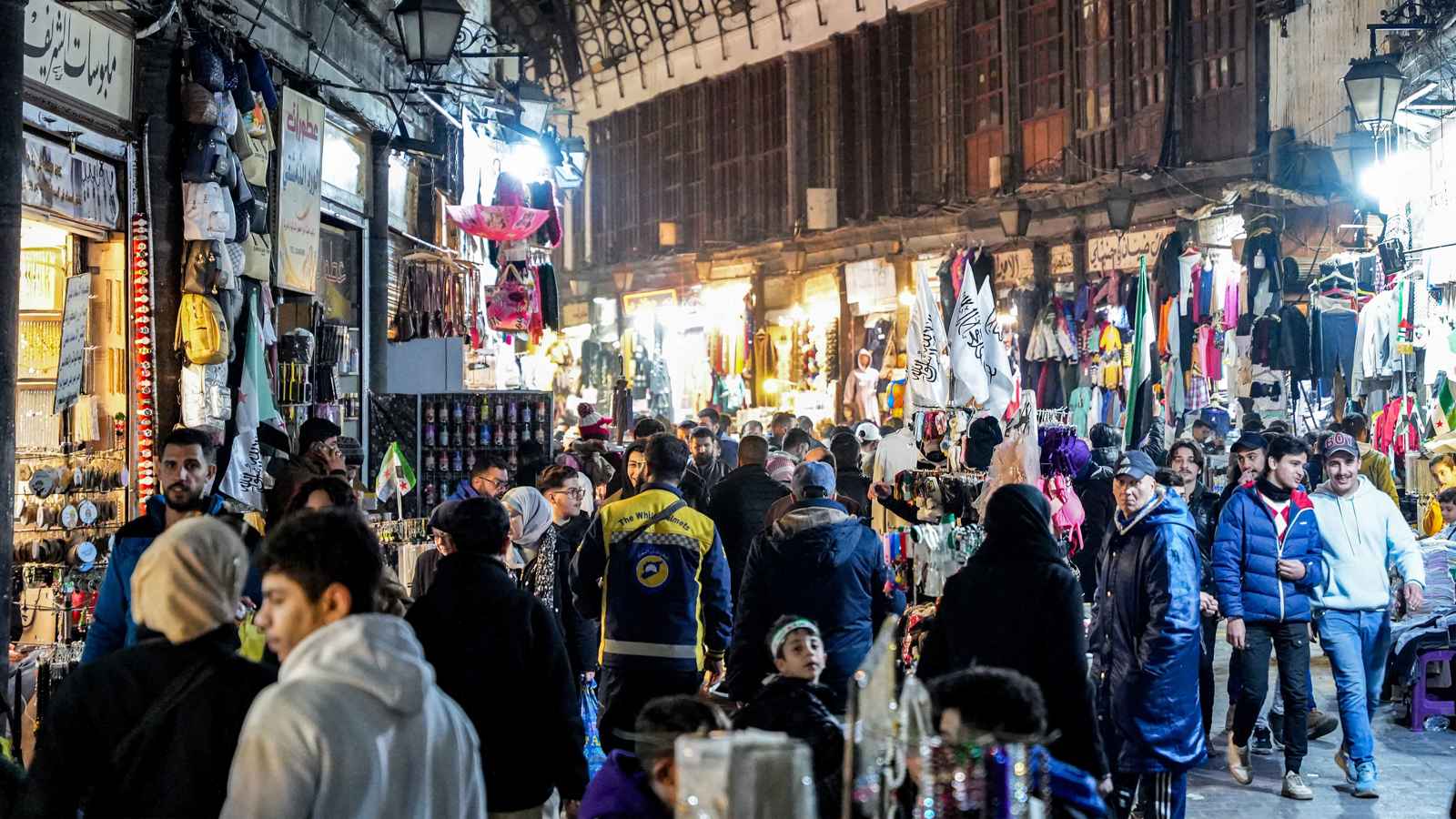 هؤلاء هم "حيتان المال" في عهد الأسد.. ما مصيرهم؟