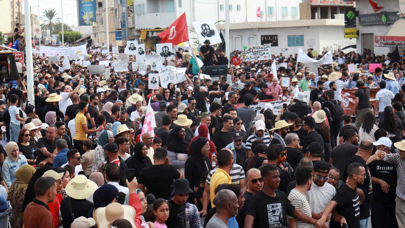 احتجاجات قابس على الأزمة البيئية تصل العاصمة تونس