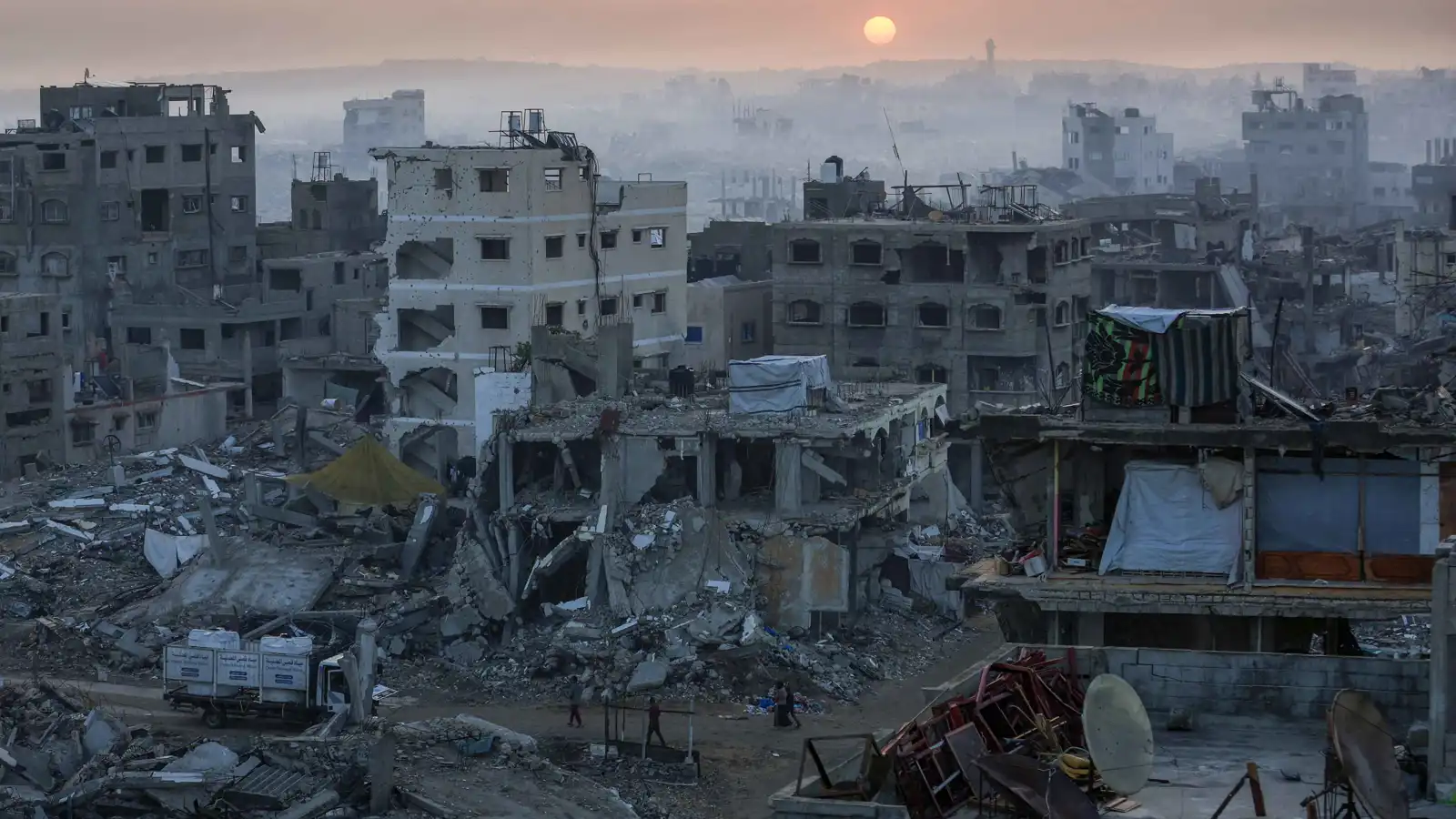 قبل "هجوم وشيك".. غارات إسرائيلية توقع 4 قتلى في غزة