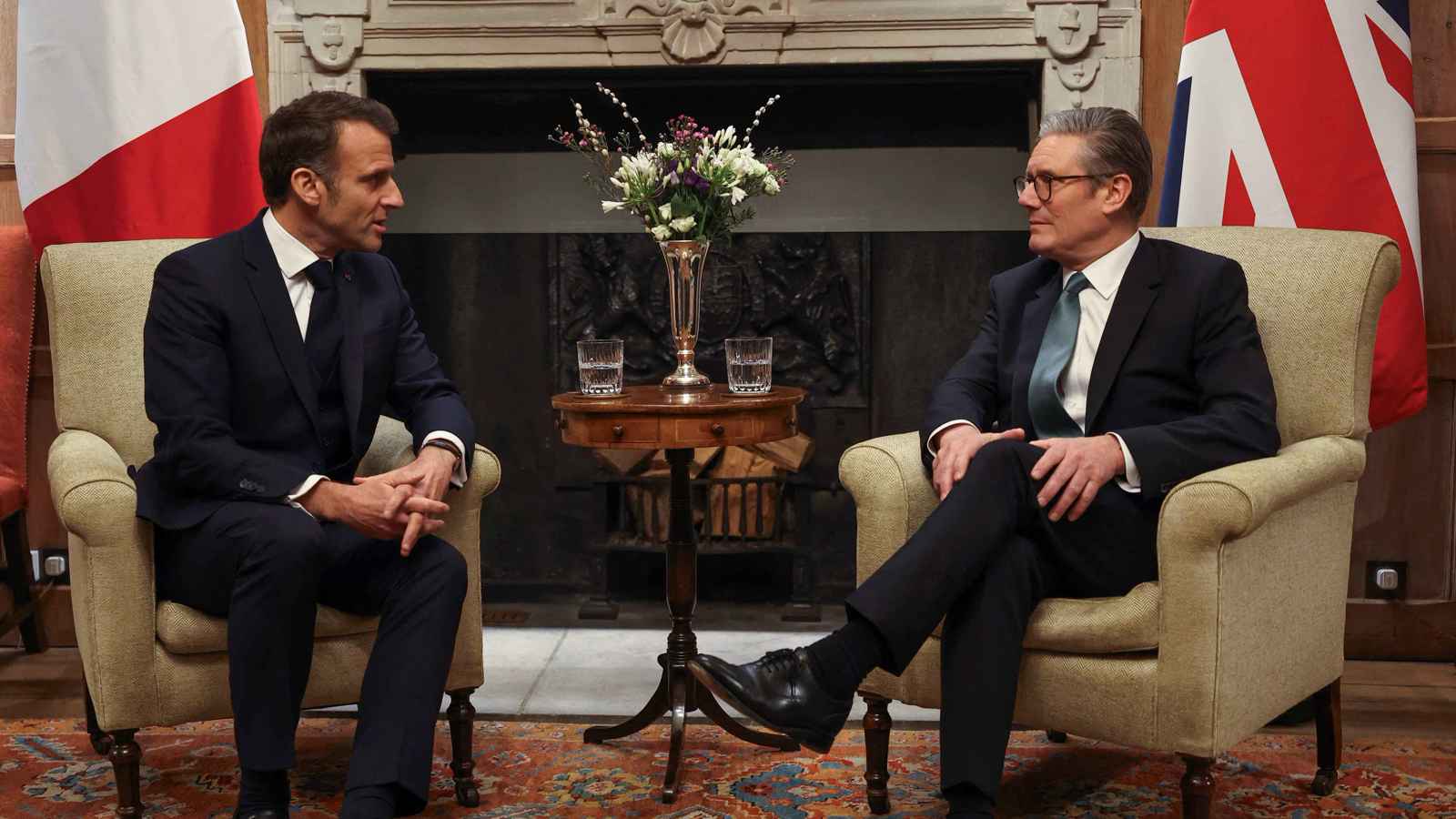 ستارمر وماكرون يبحثان الوضع في غزة وأوكرانيا