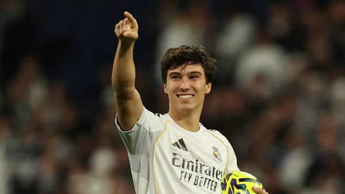 بعد هاتريك ريال بيتيس.. من أكثر مدرب سجل غونزالو غارسيا أهدافًا تحت قيادته؟