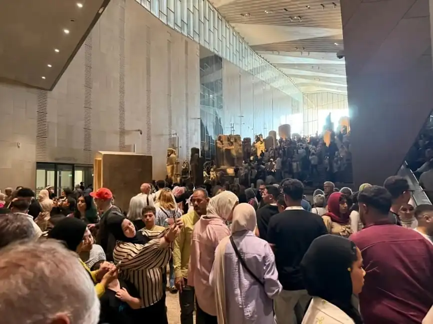 إقبال كبير على زيارة المتحف المصري الكبير
