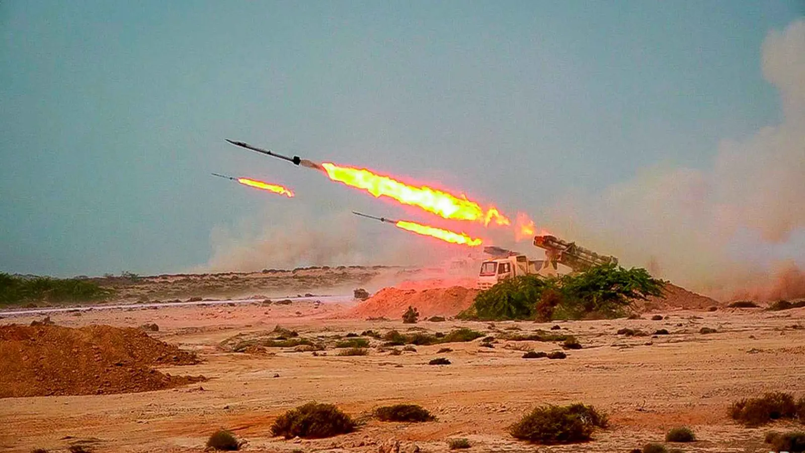 صواريخ "أجنبية" ومسيرات روسية.. تفاصيل "ليلة مرعبة" في طرطوس