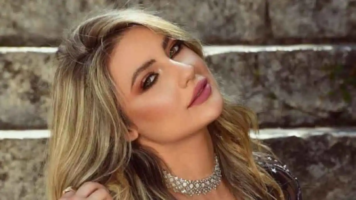 أنجيلا بشارة تنفي علاقتها بتسريب شجار وائل كفوري وشانا عبود