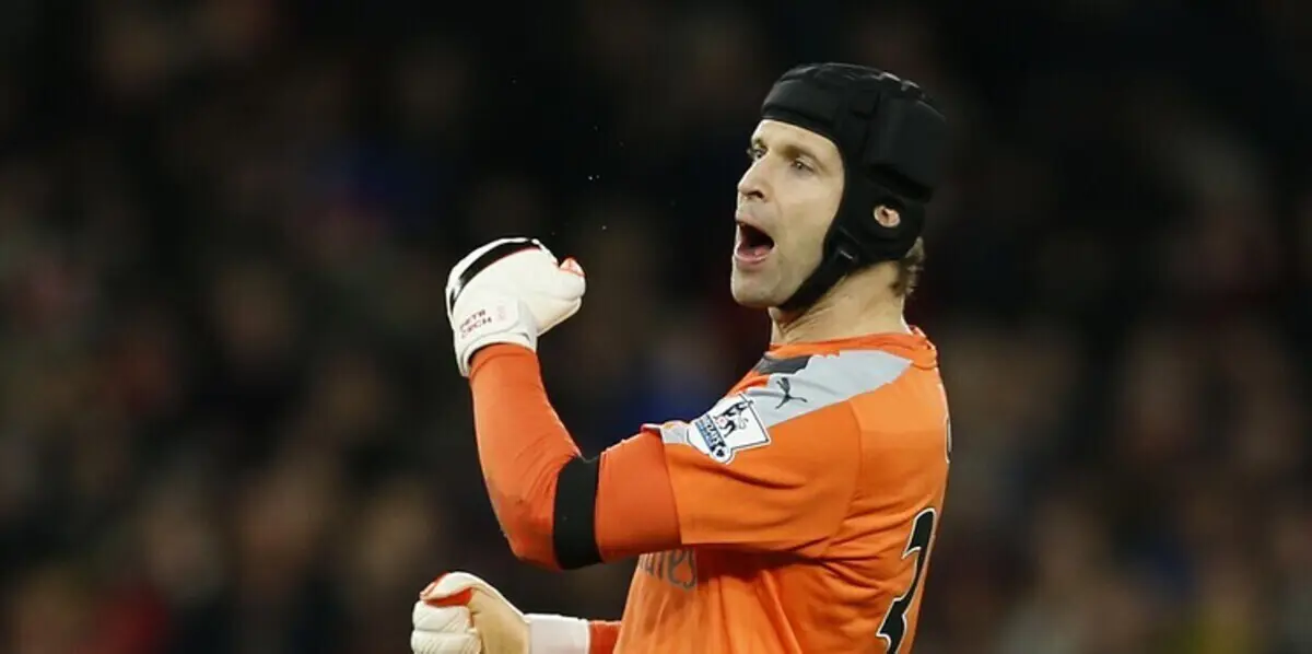 آرسنال يشيد بتشيك "القياسي"