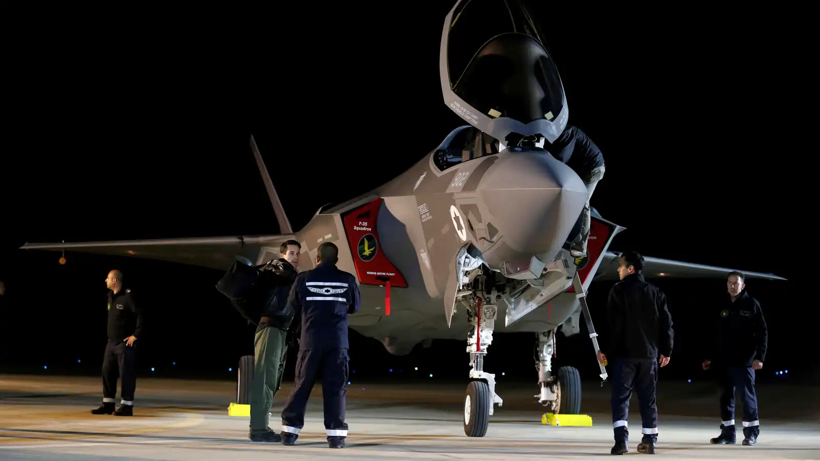 "الخيار المنفرد".. إسرائيل مستعدة لضرب صواريخ إيران