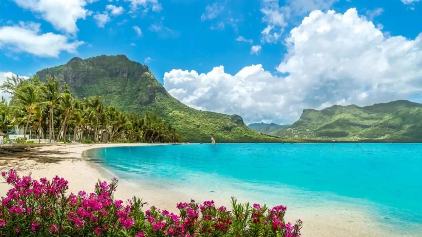 أصالة وحداثة.. "موريشيوس" الوجهة الإفريقية المفضلة في 2025 (صور)