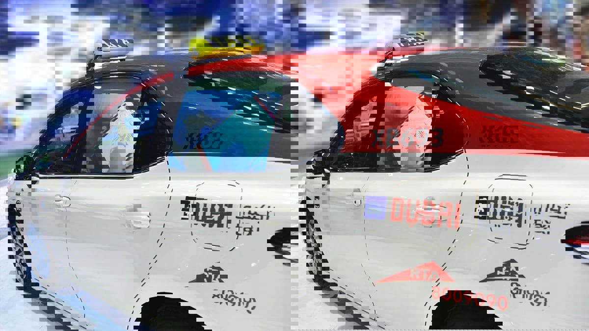 تسلا 3 تنضم لأسطول تاكسي دبي بشكل تجريبي