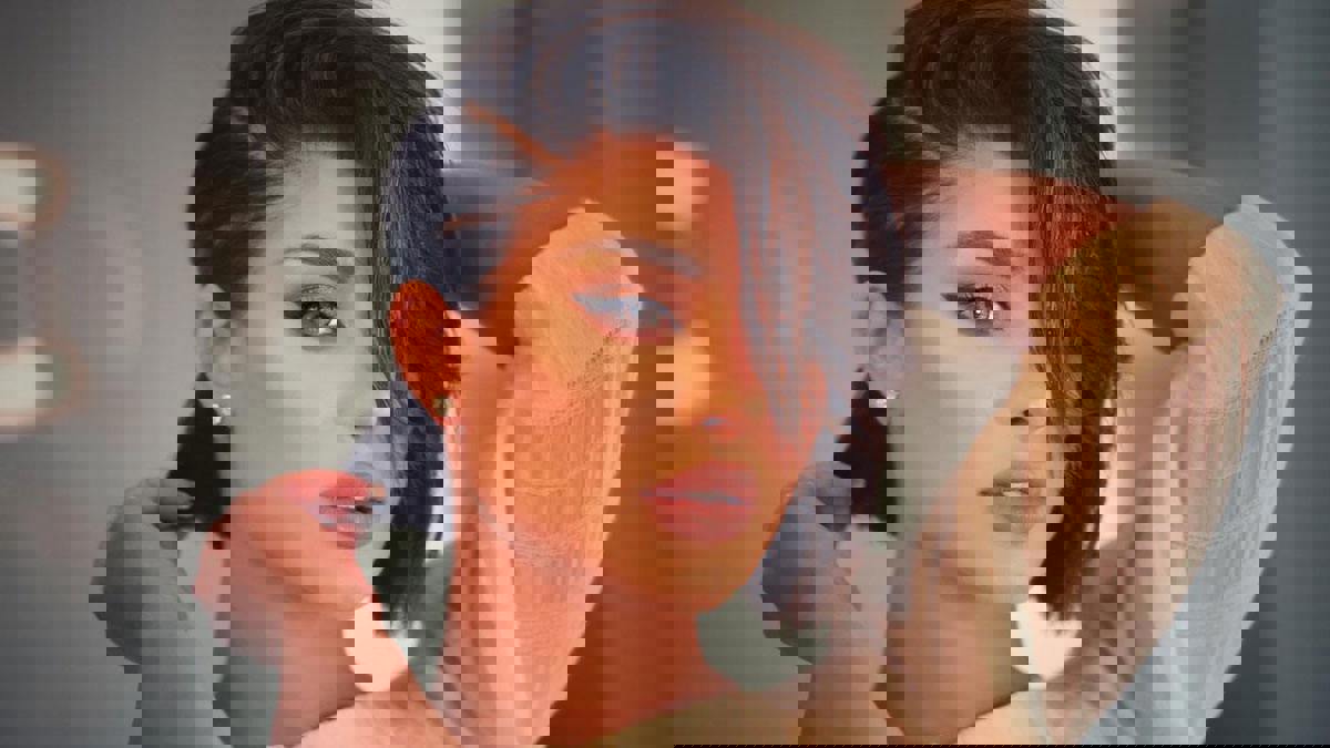 الفاشنيستا غدير سلطان تعود للظهور تلفزيونيا بعد أشهر على إعلان "توبتها" (فيديو)