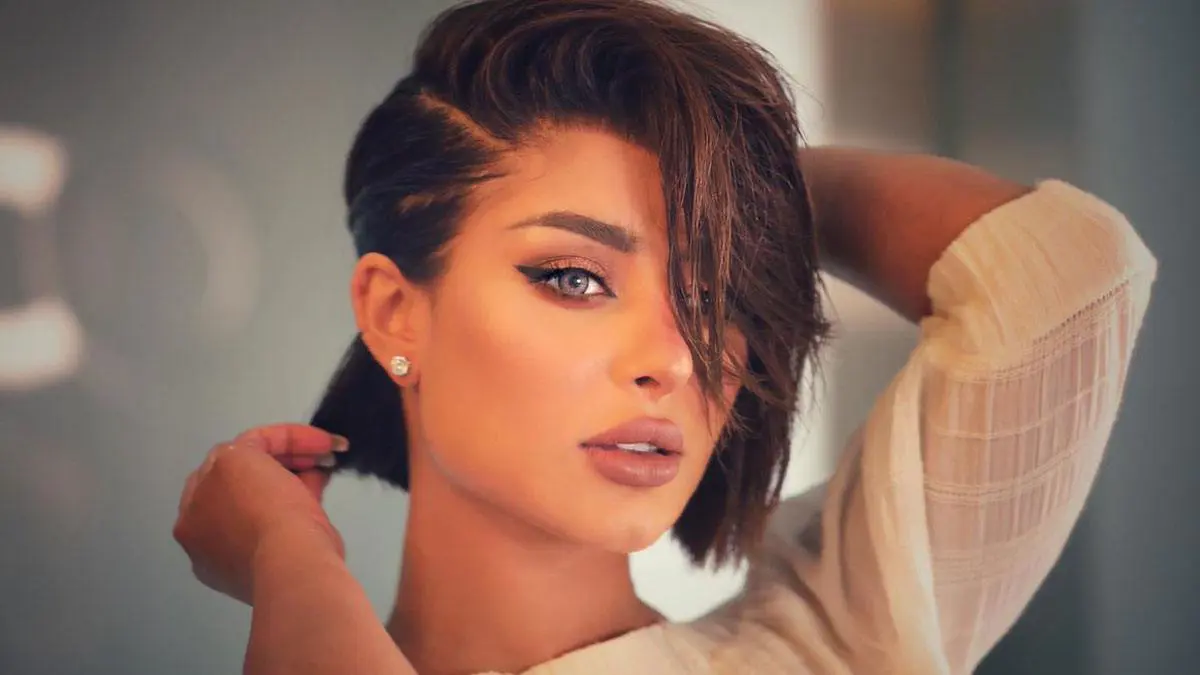 الفاشنيستا غدير سلطان تعود للظهور تلفزيونيا بعد أشهر على إعلان "توبتها" (فيديو)