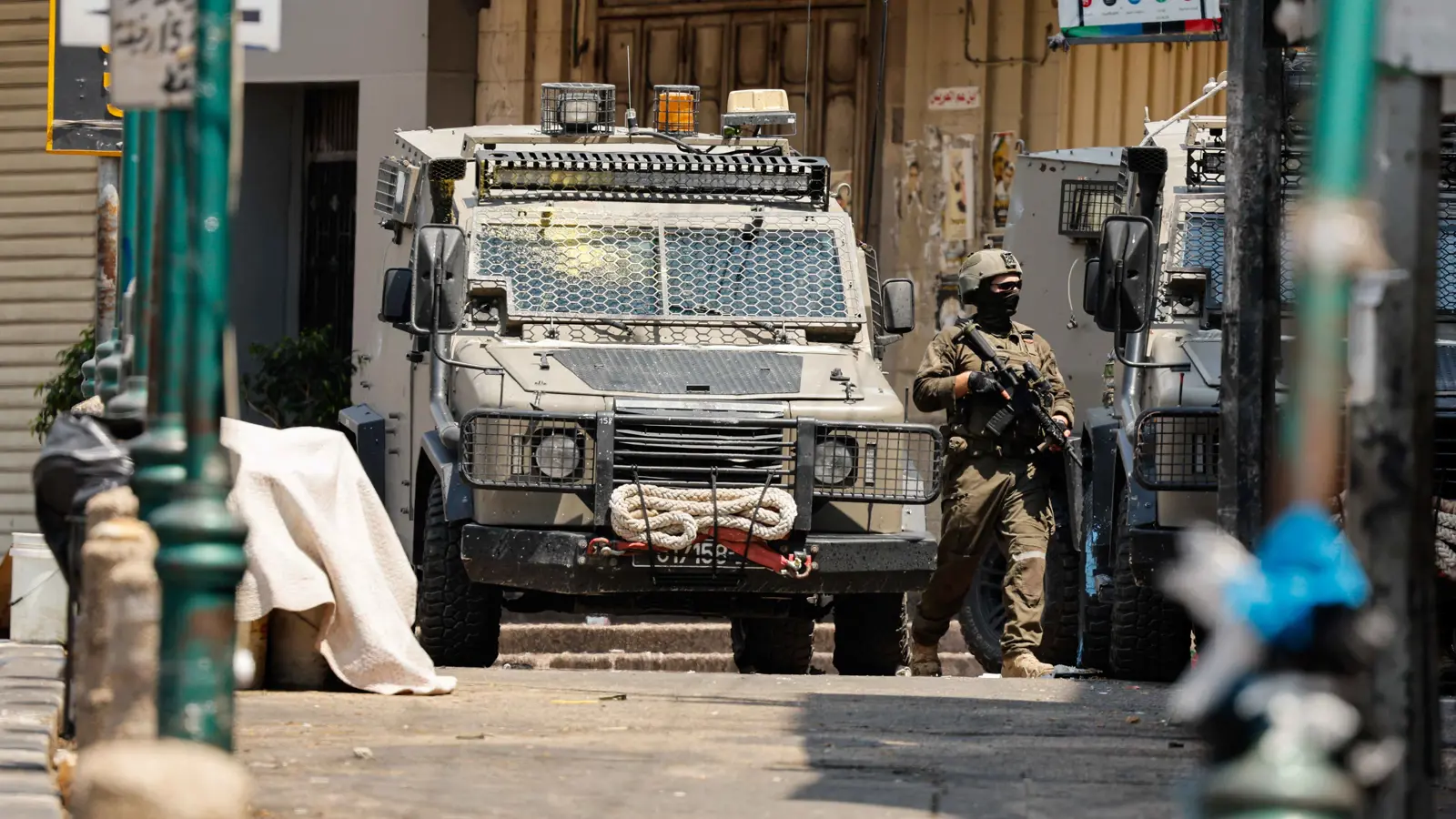 مقتل فلسطينيين اثنين برصاص الجيش الإسرائيلي بالضفة الغربية