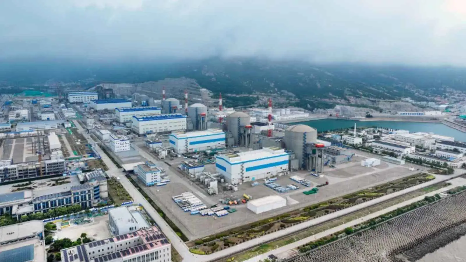 "فورن أفيرز": الصين وروسيا تسبقان أمريكا في سوق الطاقة النووية